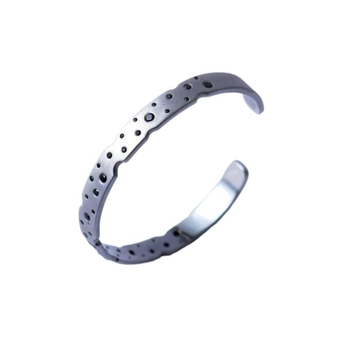 DOTTED SPACEBAND BRACELET