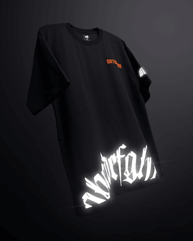 Outbreak Heavyweight T-shirt